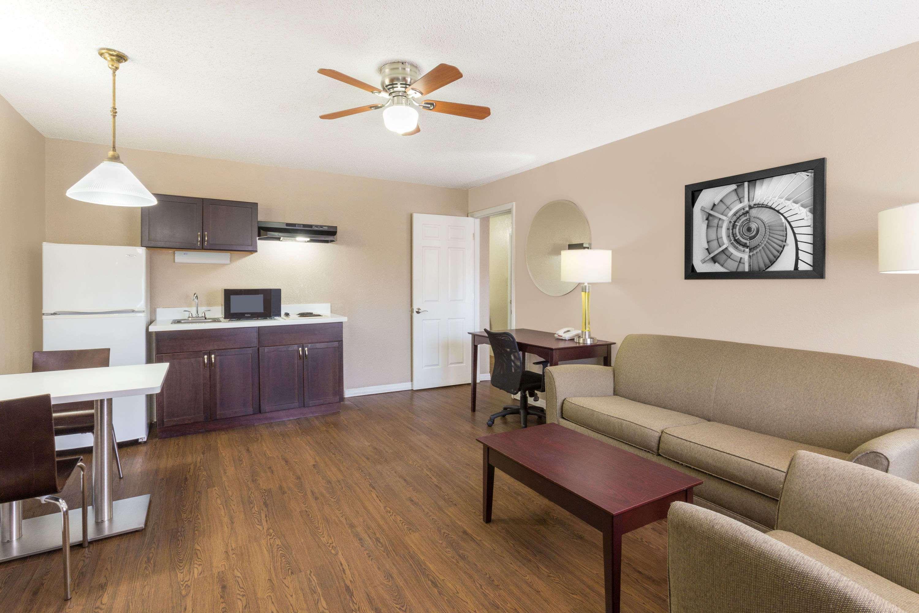 Мотель Super 8 By Wyndham Ellenton Bradenton Area Экстерьер фото