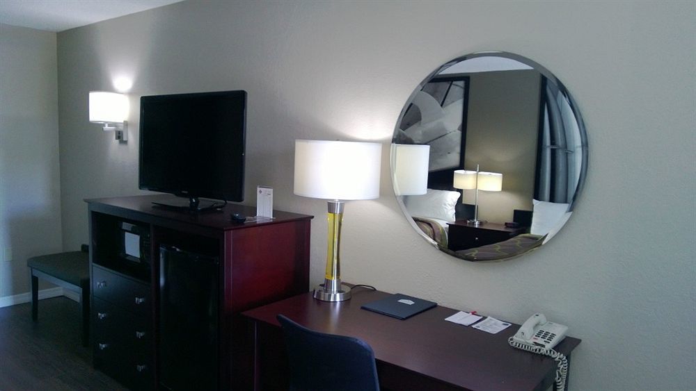 Мотель Super 8 By Wyndham Ellenton Bradenton Area Экстерьер фото